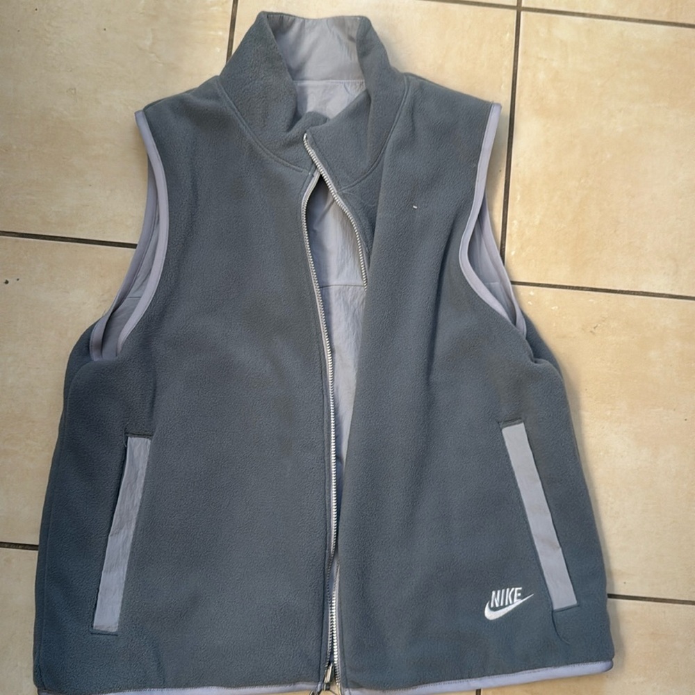 New with tags Nike vest jacket reversible for women